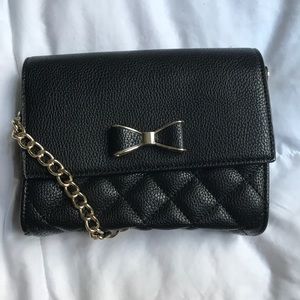 Quilted Leather Shoulder Bag w Bow & Gold Chain